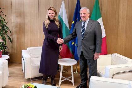 Министър Велислава Петрова проведе среща с италианския външен министър Антонио Таяни